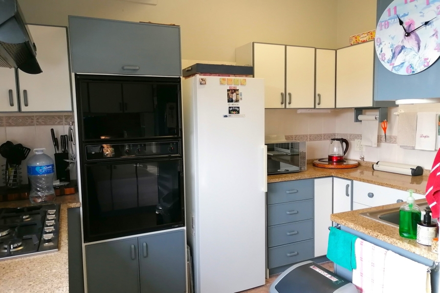 5 Bedroom Property for Sale in Stilbaai Wes Western Cape